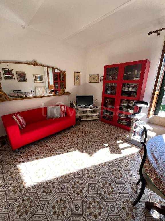 appartamento in vendita a Semproniano in zona Catabbio