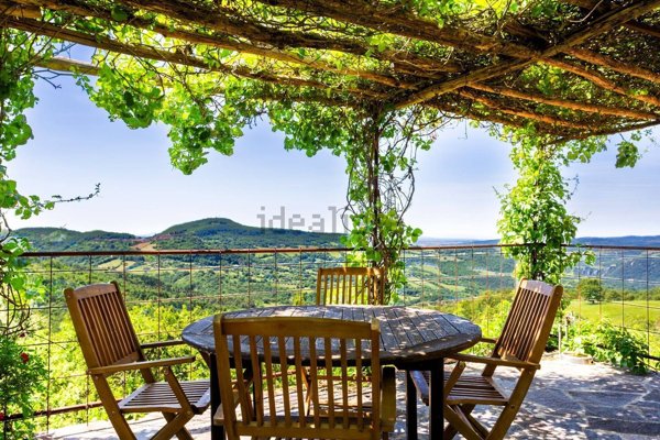 casa indipendente in vendita a Semproniano