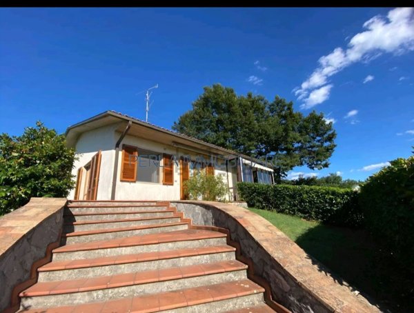 casa indipendente in vendita a Semproniano