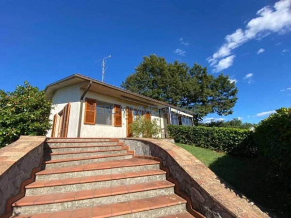 casa indipendente in vendita a Semproniano