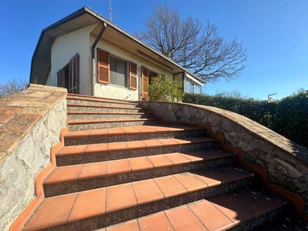 casa indipendente in vendita a Semproniano
