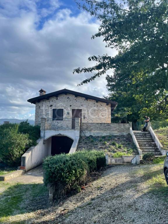 casa indipendente in vendita a Semproniano