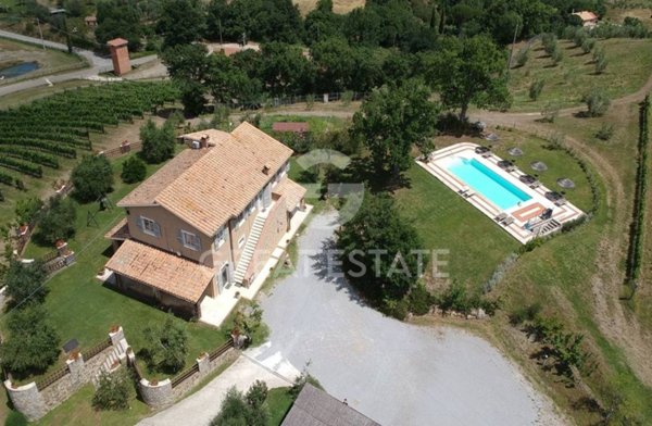 casa indipendente in vendita a Semproniano in zona Catabbio