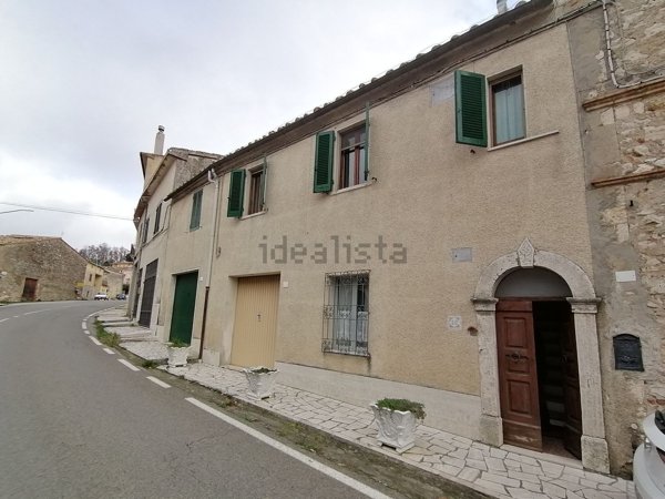 casa indipendente in vendita a Semproniano