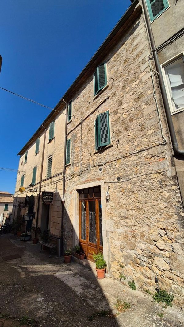 albergo in vendita a Semproniano