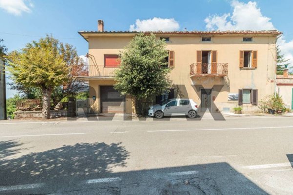 appartamento in vendita a Semproniano in zona Petricci