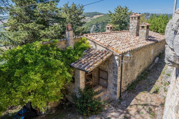 casale in vendita a Semproniano