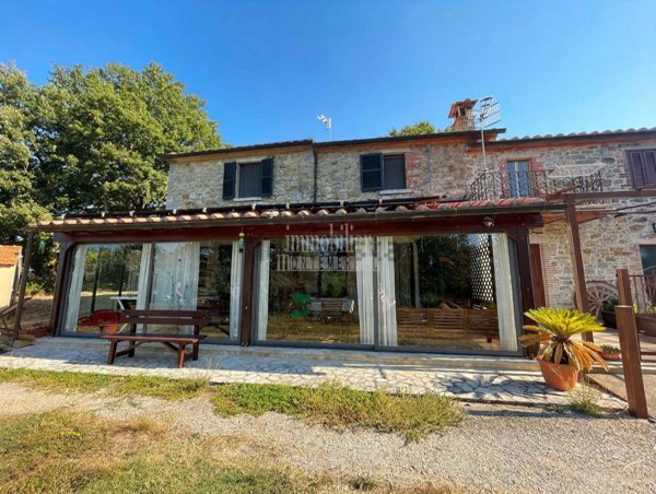 casa indipendente in vendita a Semproniano