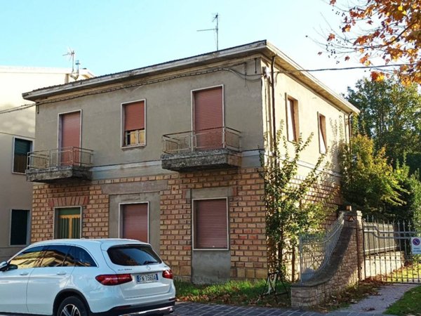 casa indipendente in vendita ad Assisi in zona Santa Maria degli Angeli