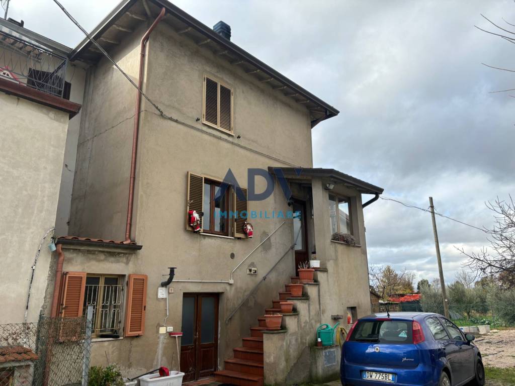 casa indipendente in vendita ad Assisi in zona Palazzo