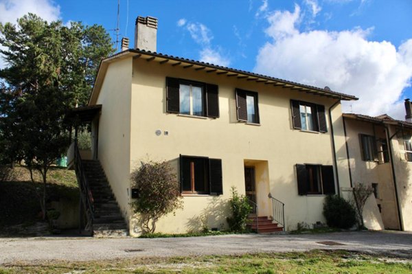 casa indipendente in vendita ad Assisi in zona Costa di Trex