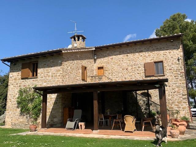 casa indipendente in vendita ad Assisi in zona Petrignano
