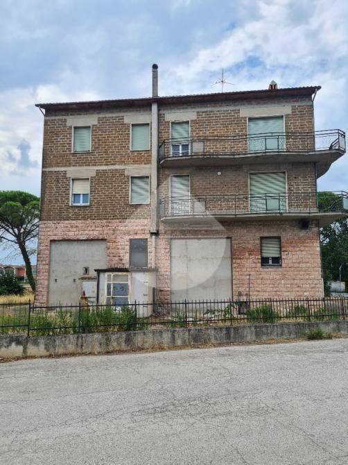 intera palazzina in vendita ad Assisi in zona Santa Maria degli Angeli