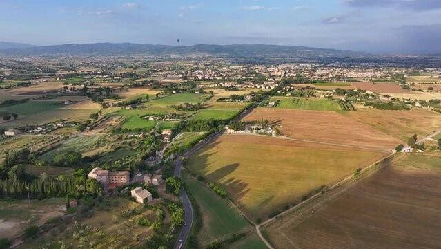 locale commerciale in vendita ad Assisi in zona Castelnuovo