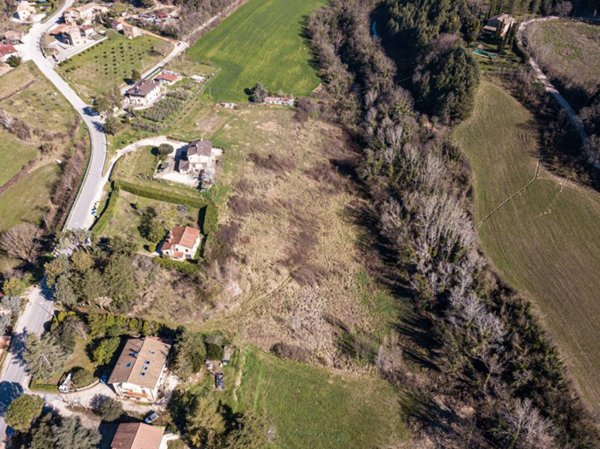 terreno edificabile in vendita ad Assisi