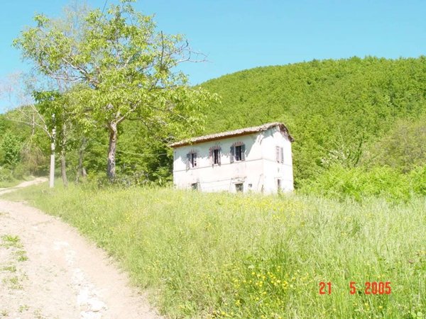 casa indipendente in vendita ad Assisi in zona Armenzano