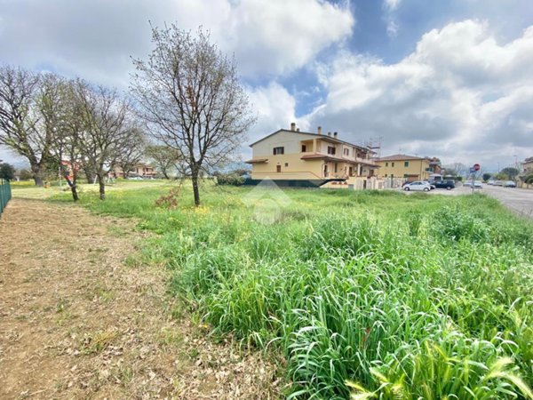 casa indipendente in vendita ad Assisi in zona Petrignano