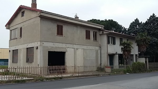 casa indipendente in vendita ad Assisi in zona Santa Maria degli Angeli
