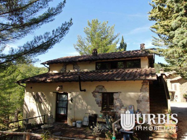 casa indipendente in vendita ad Assisi in zona Porziano