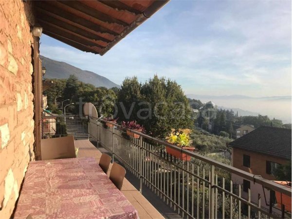 casa indipendente in vendita ad Assisi