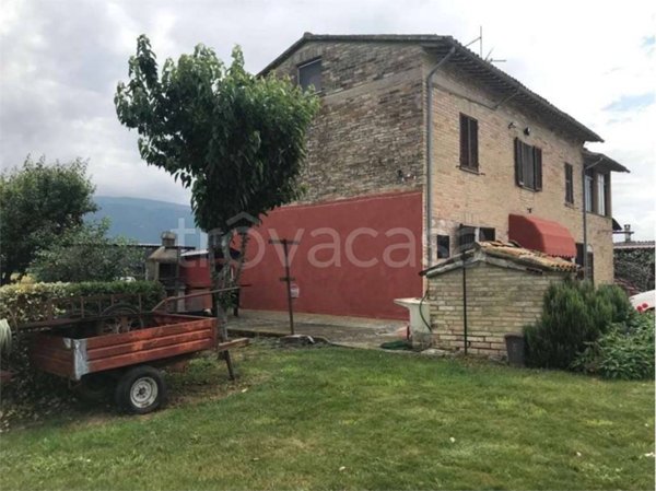 appartamento in vendita ad Assisi in zona Castelnuovo