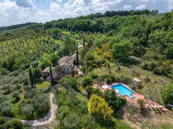 casa indipendente in vendita ad Assisi