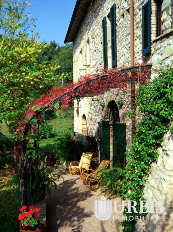 casa indipendente in vendita ad Assisi