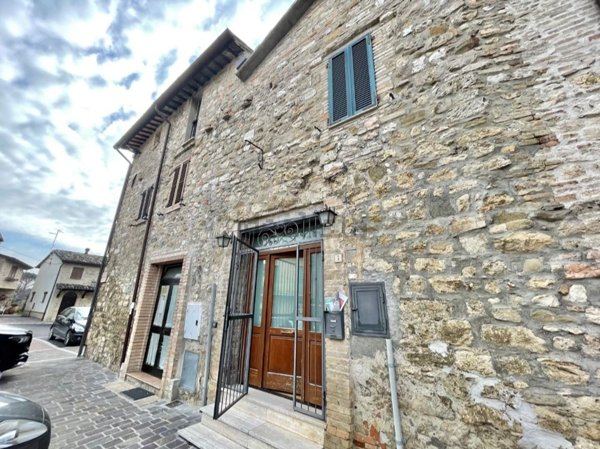 quadrivano in vendita ad Assisi in zona Castelnuovo
