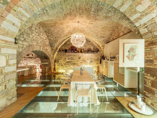 intera palazzina in vendita ad Assisi in zona Palazzo