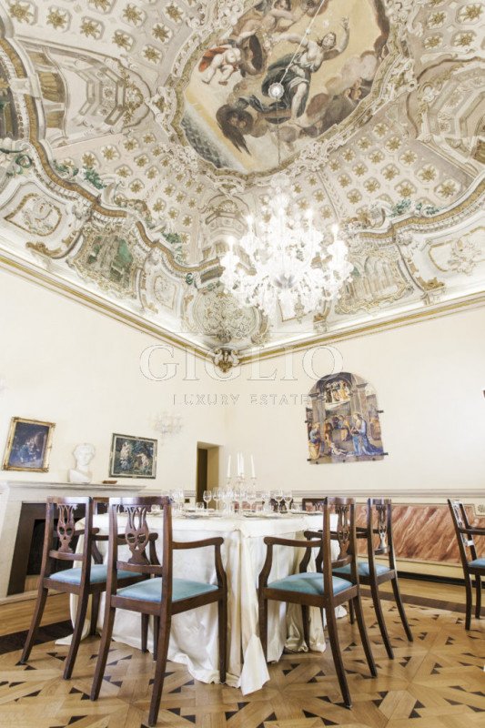 negozio in vendita ad Assisi in zona Palazzo