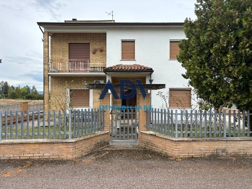 casa indipendente in vendita ad Assisi in zona Castelnuovo