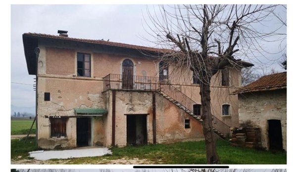 quadrivano in vendita ad Assisi