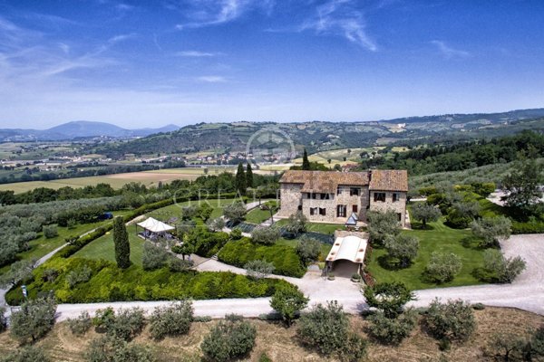 casa indipendente in vendita ad Assisi