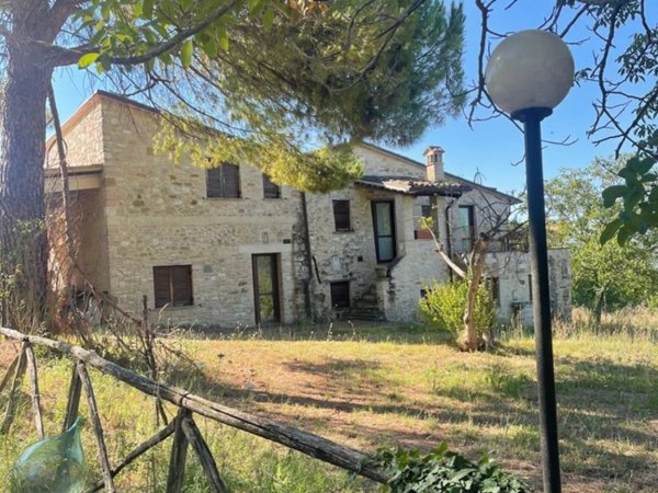casa indipendente in vendita ad Assisi