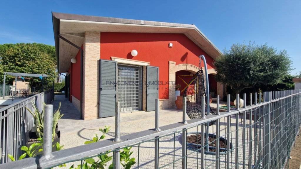casa indipendente in vendita ad Assisi in zona Petrignano