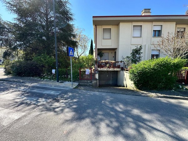 casa indipendente in vendita ad Assisi