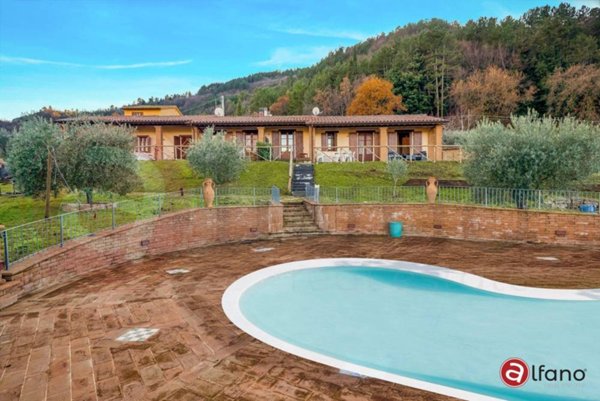 casa indipendente in vendita ad Assisi in zona Paradiso