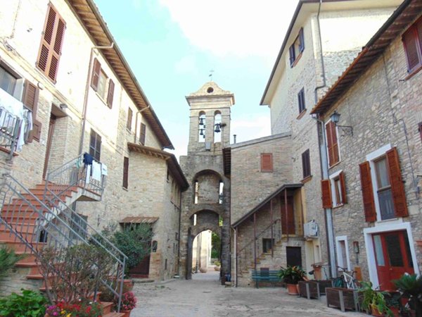casa indipendente in vendita ad Assisi in zona Tordandrea