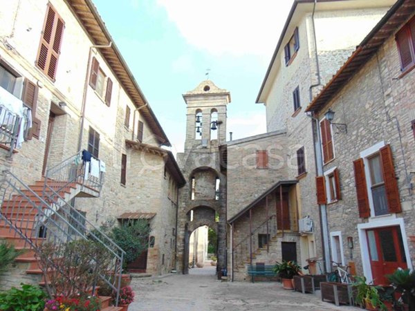 casa indipendente in vendita ad Assisi in zona Tordandrea