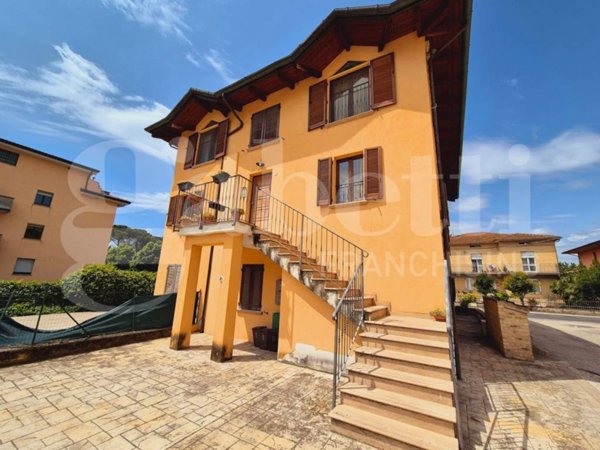 appartamento in vendita ad Assisi in zona Petrignano