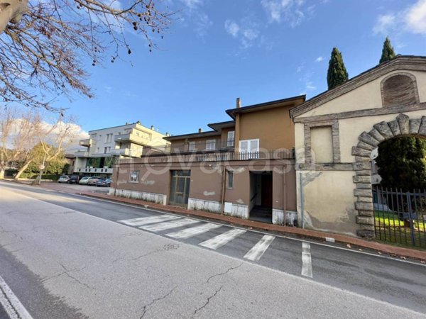 casa indipendente in vendita ad Assisi in zona Santa Maria degli Angeli