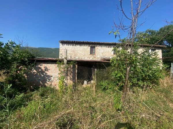 casa indipendente in vendita ad Assisi