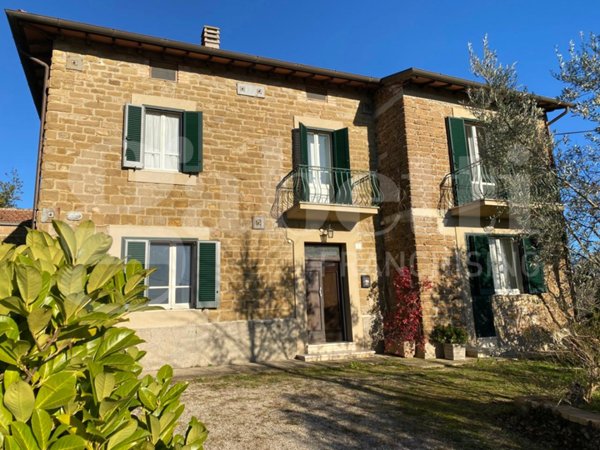 casa indipendente in vendita ad Assisi in zona Sterpeto