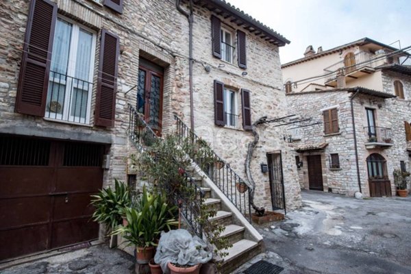 casa indipendente in vendita ad Assisi