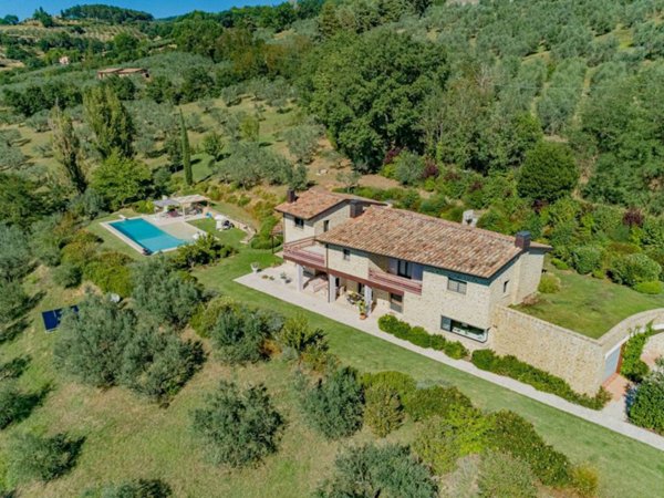casa indipendente in vendita ad Assisi in zona Petrignano