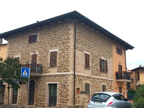 appartamento in vendita ad Assisi in zona Palazzo