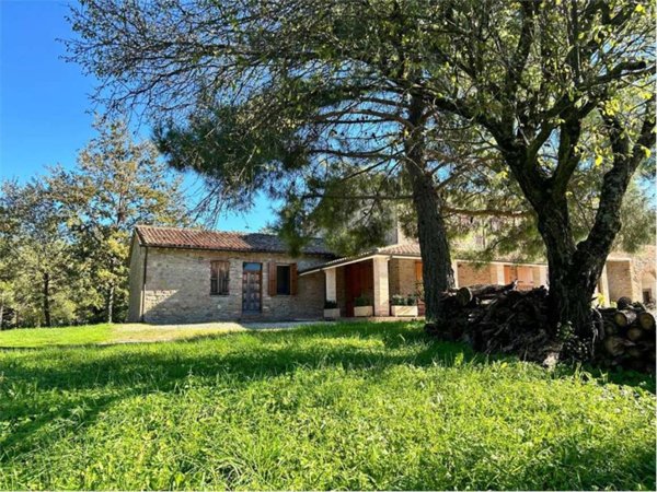 appartamento in vendita ad Assisi in zona Sterpeto