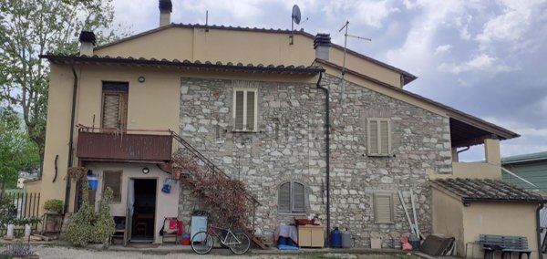 casa semindipendente in vendita ad Assisi