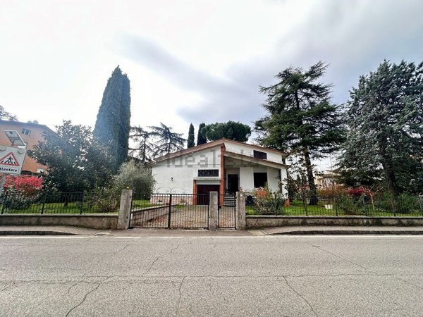casa indipendente in vendita ad Assisi
