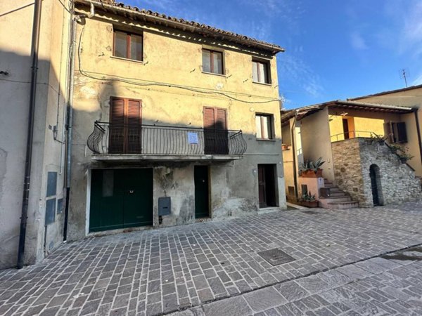 casa indipendente in vendita ad Assisi in zona Petrignano